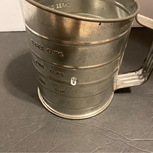 VTG stainless flour sifter 3 cup capacity unbranded wood handle kitchen decor - Picture 5 of 15